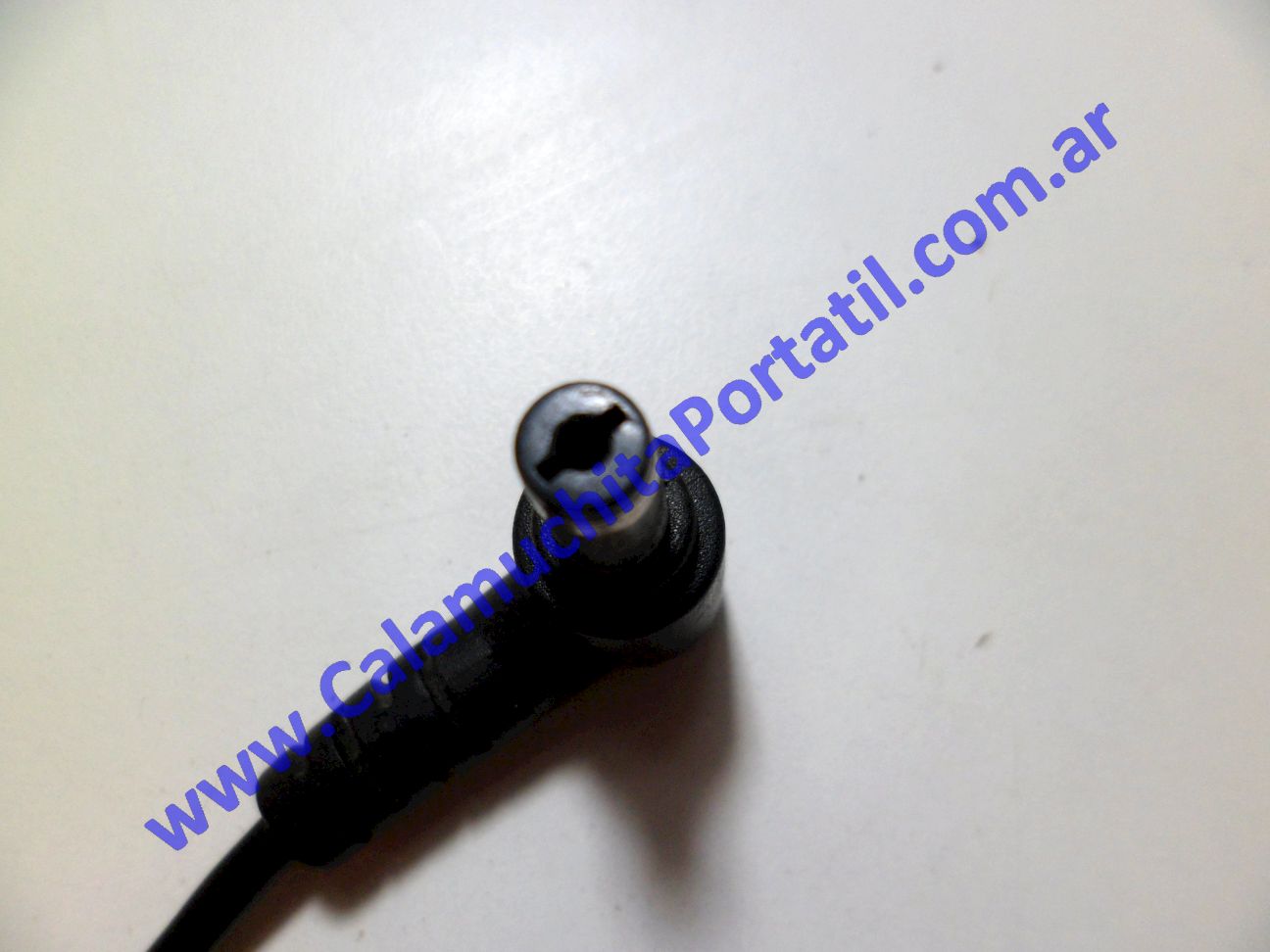 Cargador Commodore KE-8000-MB ⋆ Calamuchita Portátil Cargador Commodore KE-8000-MB
